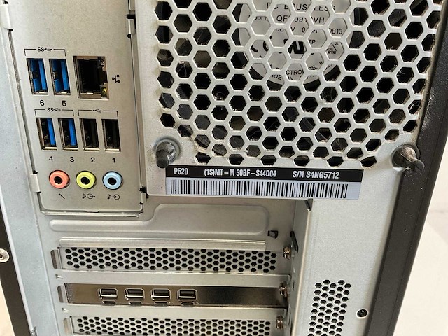 Lenovo p520, xeon(r) w-2135, 64 gb ram (4x16gb), 512 gb nvme, nvidia quadro p1000 4 gb workstation - afbeelding 5 van  6
