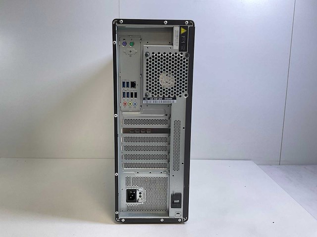 Lenovo p520, xeon(r) w-2135, 64 gb ram (4x16gb), 512 gb nvme, nvidia quadro p1000 4gb workstation - afbeelding 4 van  7