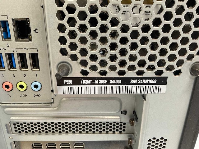 Lenovo p520, xeon(r) w-2135, 64 gb ram, 512 gb nvme, nvidia quadro p1000 4 gb workstation - afbeelding 5 van  5