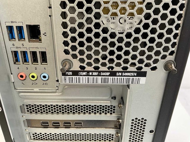 Lenovo p520, xeon(r) w-2135, 64 gb ram, 512 gb nvme, nvidia quadro p1000 4 gb workstation - afbeelding 5 van  5