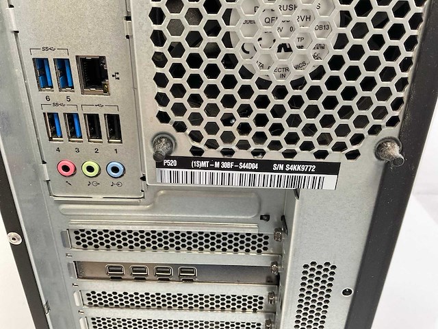 Lenovo p520, xeon(r) w-2135, 64 gb ram, 512 gb nvme, nvidia quadro p1000 4 gb workstation - afbeelding 5 van  5