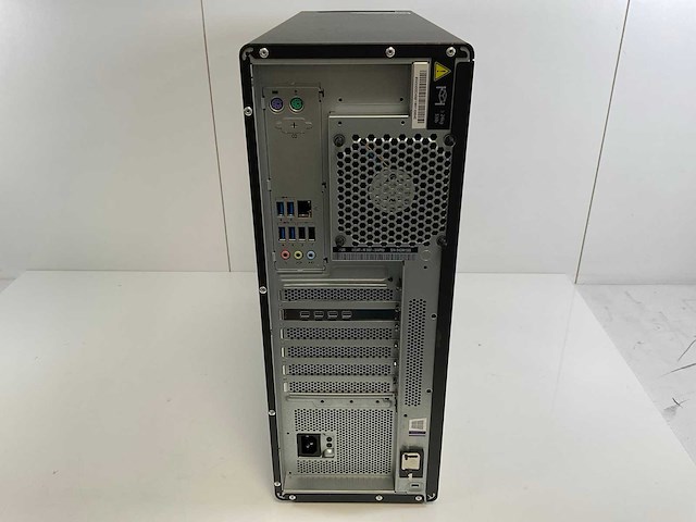 Lenovo p520, xeon(r) w-2135, 64 gb ram, 512 gb nvme, nvidia quadro p1000 4 gb workstation - afbeelding 4 van  5