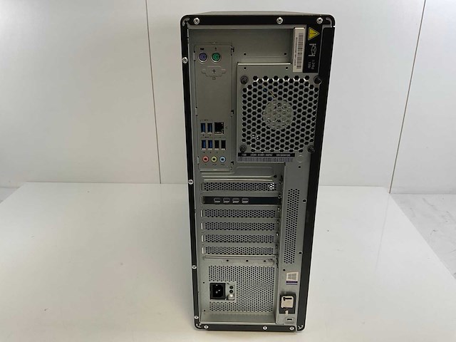 Lenovo p520, xeon(r) w-2135, 64 gb ram, 512 gb nvme, nvidia quadro p1000 4 gb workstation - afbeelding 4 van  5