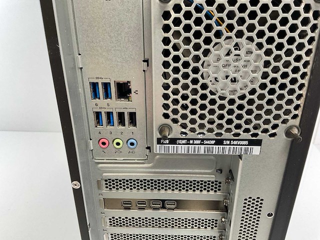 Lenovo p520, xeon(r) w-2135, 64 gb ram, 512 gb nvme, nvidia quadro p1000 4 gb workstation - afbeelding 5 van  5