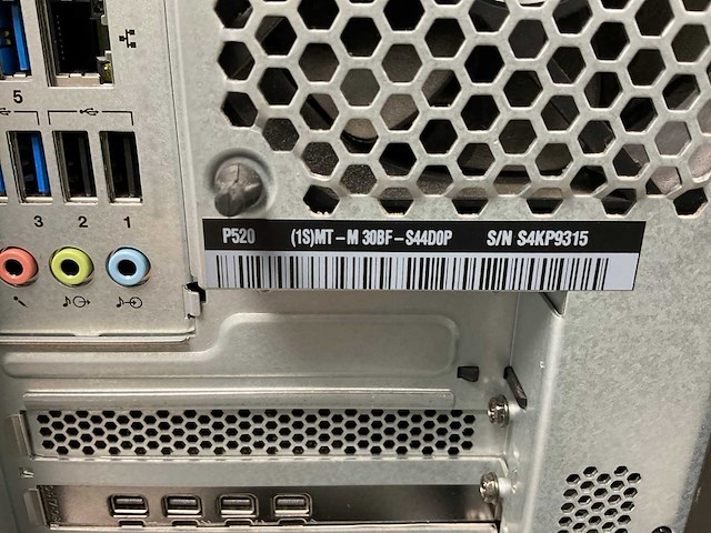 Lenovo p520, xeon(r) w-2135, 64 gb ram, 512 gb nvme, nvidia quadro p1000 4gb workstation - afbeelding 3 van  3