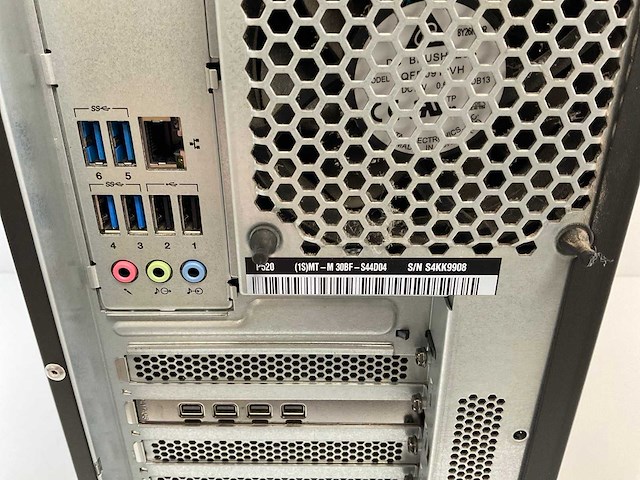 Lenovo p520, xeon(r) w-2135, 64 gb ram, no hdd, nvidia quadro p1000 4 gb workstation - afbeelding 5 van  5