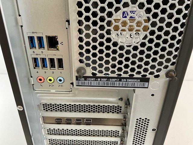 Lenovo p520, xeon(r) w-2135, 64 gb ram, no hdd, nvidia quadro p1000 4 gb workstation - afbeelding 5 van  5