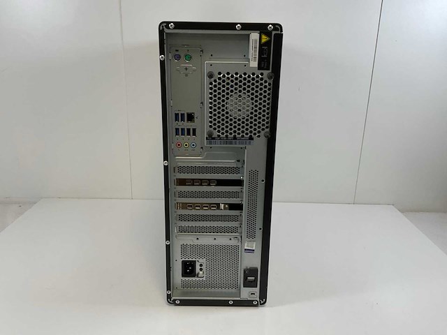 Lenovo p520, xeon(r) w-2135, 64 gb ram(4x 16 gb), 512 gb nvme, 1x nvidia quadro p1000 4gb / 1x nvidia quadro p1200 4gb workstation - afbeelding 2 van  3
