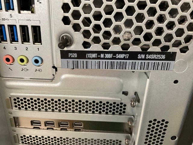 Lenovo p520, xeon(r) w-2135, 64 gb ram(4x 16 gb), 512 gb nvme, nvidia quadro p1000 4gb workstation - afbeelding 2 van  2