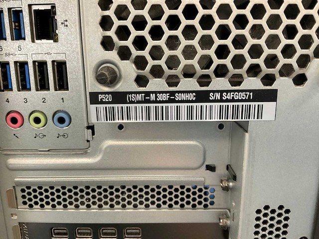 Lenovo p520, xeon(r) w-2135, 64 gb ram(4x 16 gb), 512 gb nvme, nvidia quadro p1000 4gb workstation - afbeelding 4 van  4