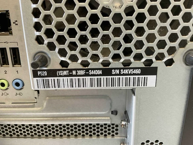Lenovo p520, xeon(r) w-2135, 64 gb ram(4x 16 gb), 512 gb nvme, nvidia quadro p1000 4gb workstation - afbeelding 5 van  7