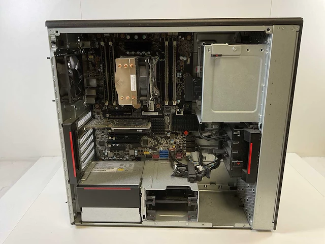 Lenovo p520, xeon(r) w-2135, 64 gb ram(4x 16 gb), 512 gb nvme, nvidia quadro p1000 4gb workstation - afbeelding 6 van  7
