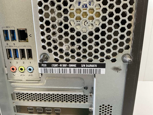 Lenovo p520, xeon(r) w-2135, 64 gb ram(4x 16 gb), 512 gb nvme, nvidia quadro p1000 4gb workstation - afbeelding 5 van  7