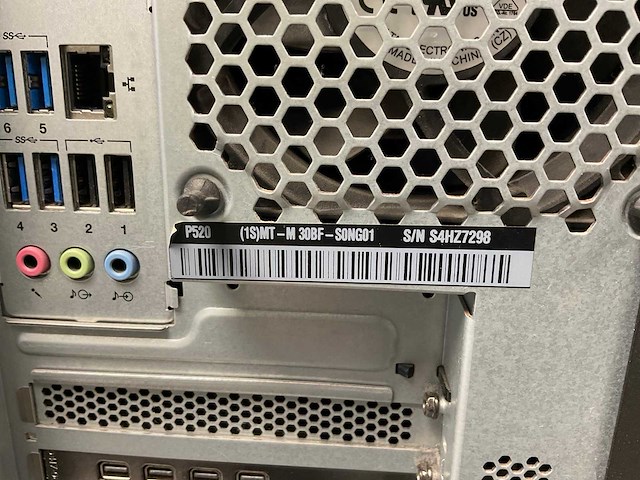 Lenovo p520, xeon(r) w-2135, 64 gb ram(4x 16 gb), no hdd, nvidia quadro p1000 4gb workstation - afbeelding 1 van  1