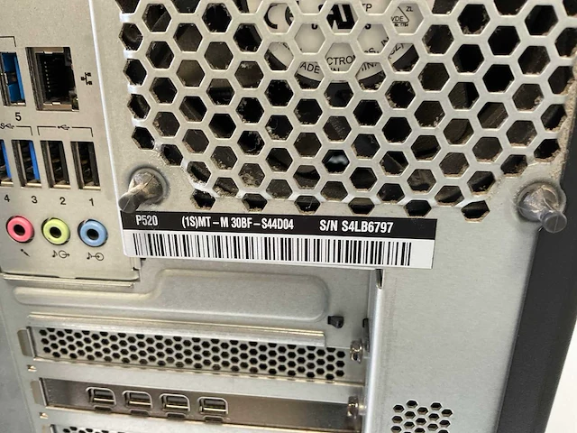Lenovo p520, xeon(r) w-2135, 64 gb ram(4x 16 gb), no hdd, nvidia quadro p1000 4gb workstation - afbeelding 5 van  7