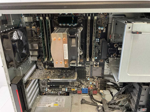 Lenovo p520, xeon(r) w-2135, 64 gb ram(4x 16 gb), no hdd, nvidia quadro p1000 4gb workstation - afbeelding 7 van  7
