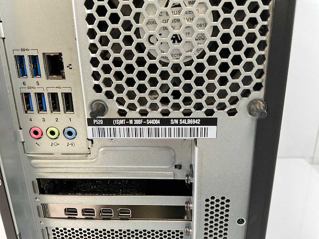 Lenovo p520, xeon(r) w-2135, 64 gb ram(4x 16gb), 512 gb nvme, nvidia quadro p1000 4gb workstation - afbeelding 5 van  7