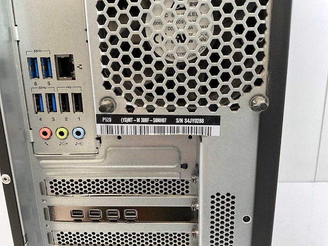 Lenovo p520, xeon(r) w-2135, 64 gb ram(4x 16gb), 512 gb nvme, nvidia quadro p1000 4gb workstation - afbeelding 7 van  7