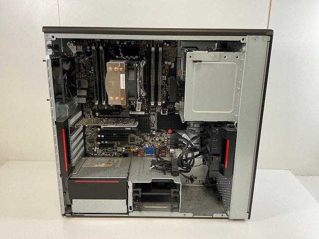 Lenovo p520, xeon(r) w-2135, 64 gb ram(4x 16gb), 512 gb nvme, nvidia quadro p1000 4gb workstation - afbeelding 5 van  7