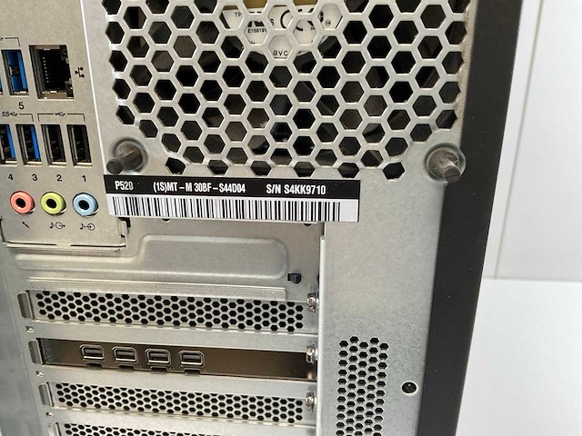 Lenovo p520, xeon(r) w-2135, 64 gb ram(4x 16gb), 512 gb nvme, nvidia quadro p1000 4gb workstation - afbeelding 5 van  7