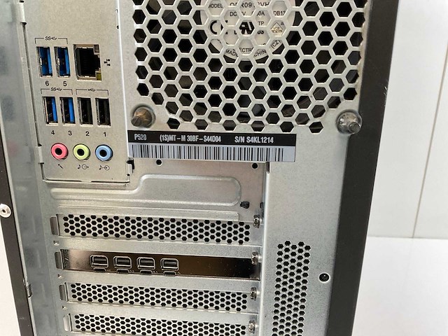 Lenovo p520, xeon(r) w-2135, 64 gb ram(4x 16gb), 512 gb nvme, nvidia quadro p1000 4gb workstation - afbeelding 5 van  7