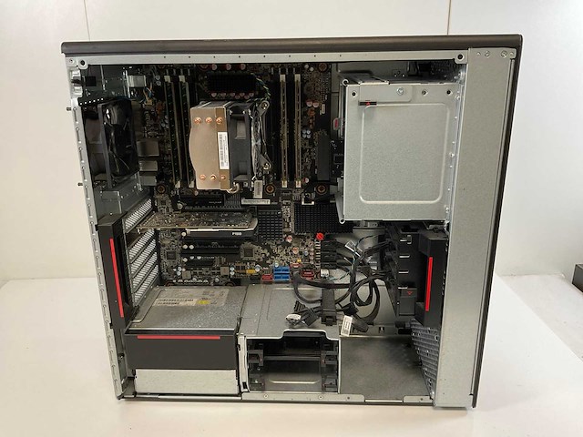 Lenovo p520, xeon(r) w-2135, 64 gb ram(4x 16gb), 512 gb nvme, nvidia quadro p1000 4gb workstation - afbeelding 6 van  7
