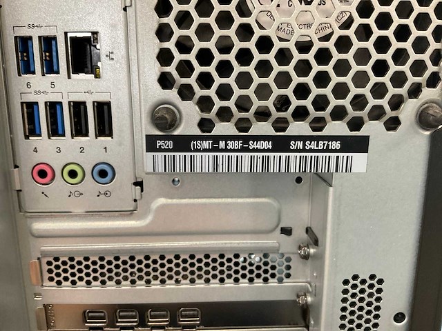 Lenovo p520, xeon(r) w-2135, 64 gb ram(4x 16gb), 512 gb nvme, nvidia quadro p1000 4gb workstation - afbeelding 5 van  7