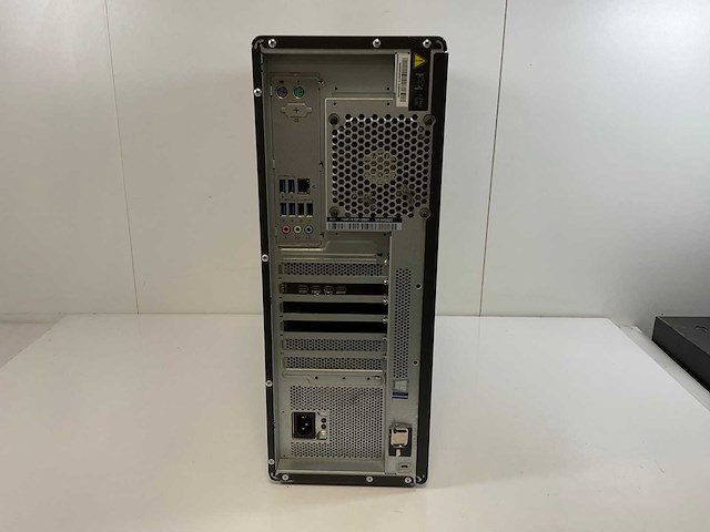 Lenovo p520, xeon(r) w-2135, 64 gb ram(4x 16gb), no hdd, nvidia quadro p1000 4gb workstation - afbeelding 3 van  3