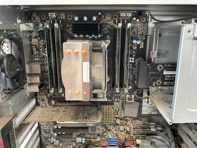 Lenovo p520, xeon(r) w-2135, 64 gb ram(4x 16gb), no hdd, nvidia quadro p1000 4gb workstation - afbeelding 5 van  5