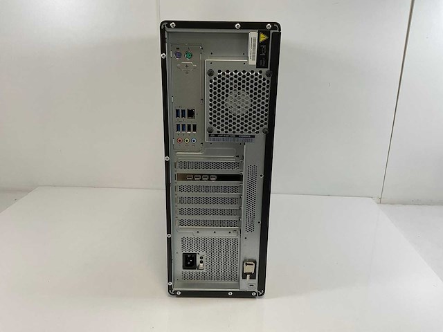 Lenovo p520, xeon(r) w-2135, 64 gb ram(4x 16gb), no hdd, nvidia quadro p1000 4gb workstation - afbeelding 2 van  3