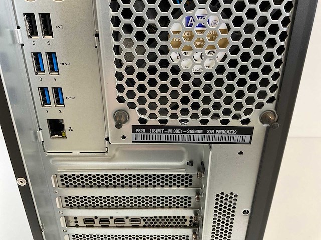 Lenovo p620, amd ryzen threadripper pro 3945wx, 128 gb ram, 1 tb nvme, amd radeon pro wx 3200 4 gb workstation - afbeelding 5 van  5