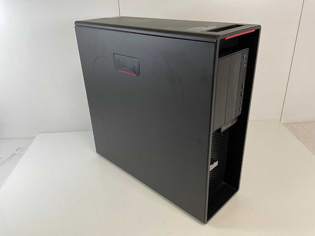 Lenovo p620, amd ryzen threadripper pro 3945wx, 128 gb ram, 1 tb nvme, amd radeon pro wx 3200 4 gb workstation - afbeelding 2 van  5