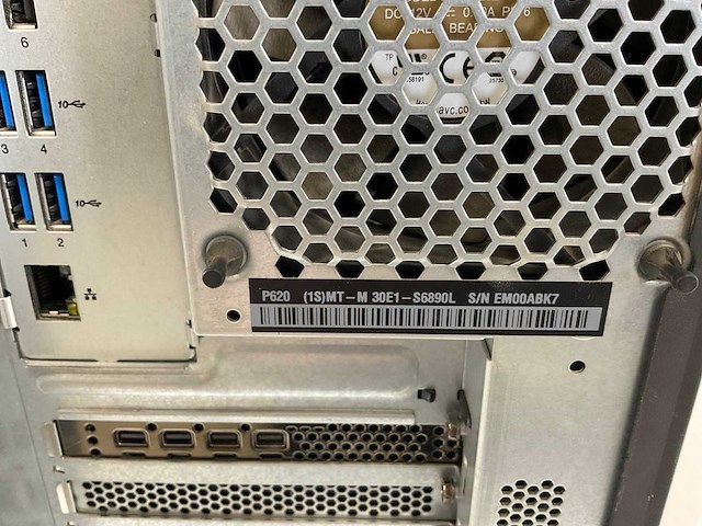 Lenovo p620, amd ryzen threadripper pro 3945wx, 128 gb ram, 1 tb nvme, amd radeon pro wx 3200 4 gb workstation - afbeelding 5 van  5