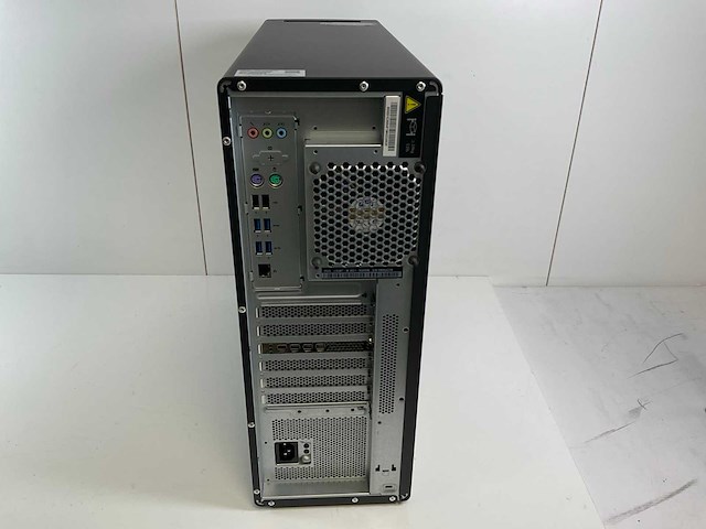 Lenovo p620, amd ryzen threadripper pro 3945wx, 128 gb ram (8x16gb), 1 tb nvme, amd radeon pro wx 3200 4 gb workstation - afbeelding 4 van  6