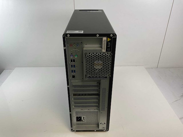 Lenovo p620, amd ryzen threadripper pro 3945wx, 128 gb ram (8x16gb), 1 tb nvme, amd radeon pro wx 3200 4 gb workstation - afbeelding 4 van  6