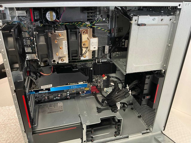 Lenovo p620, amd ryzen threadripper pro 3945wx, 128 gb ram (8x16gb), 1 tb nvme, amd radeon pro wx 3200 4 gb workstation - afbeelding 6 van  6