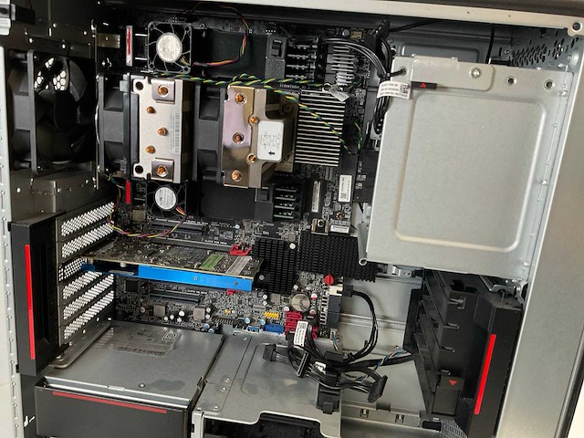 Lenovo p620, amd ryzen threadripper pro 3945wx, 128 gb ram (8x16gb), 1 tb nvme, amd radeon pro wx 3200 4 gb workstation - afbeelding 6 van  6