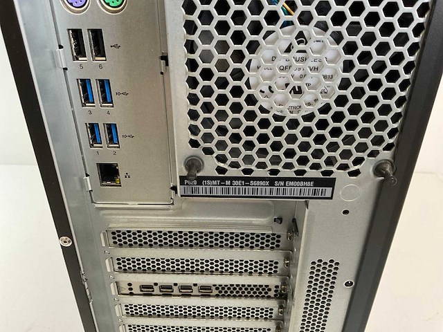 Lenovo p620, amd ryzen threadripper pro 3945wx, 128 gb ram (8x16gb), 1 tb nvme, amd radeon pro wx3200 4 gb workstation - afbeelding 3 van  3