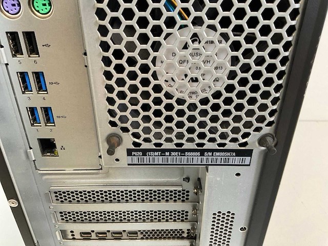 Lenovo p620, amd ryzen threadripper pro 3945wx, 128 gb ram (8x16gb), 1 tb nvme, amd radeon pro wx3200 4 gb workstation - afbeelding 5 van  5