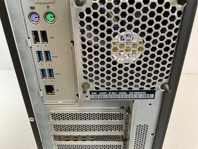 Lenovo p620, amd ryzen threadripper pro 3945wx, 128 gb ram (8x16gb), 1 tb nvme, amd radeon pro wx3200 4 gb workstation - afbeelding 3 van  3