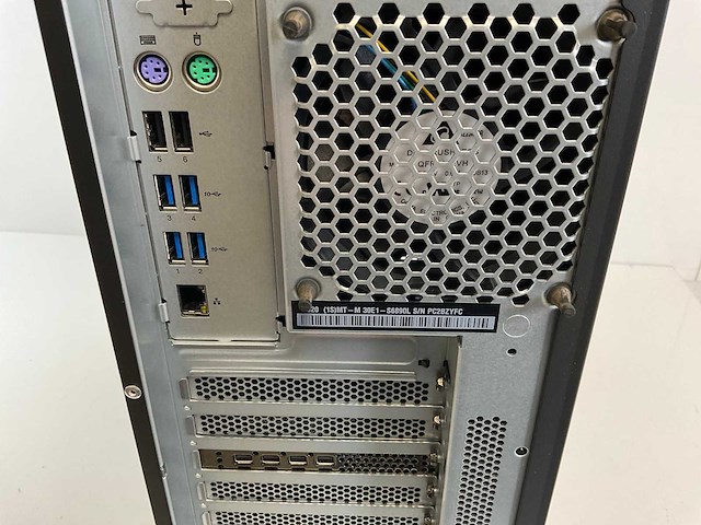 Lenovo p620, amd ryzen threadripper pro 3945wx, 128 gb ram (8x16gb), 1 tb nvme, amd radeon pro wx3200 4 gb workstation - afbeelding 3 van  3