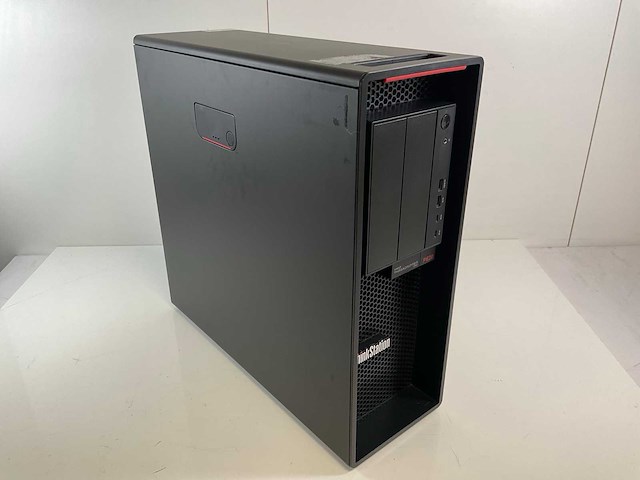 Lenovo p620, amd ryzen threadripper pro 3945wx, 128 gb ram (8x16gb), no hdd, amd radeon pro wx 3200 4 gb workstation - afbeelding 3 van  6