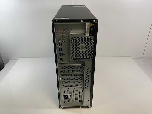 Lenovo p620, amd ryzen threadripper pro 3945wx, 128 gb ram (8x16gb), no hdd, amd radeon pro wx 3200 4 gb workstation - afbeelding 4 van  6
