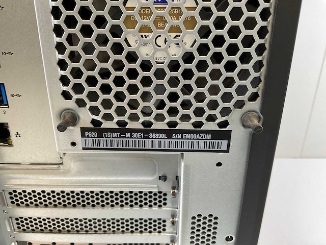 Lenovo p620, amd ryzen threadripper pro 3945wx, 128 gb ram(8x 16gb), 1 tb nvme, amd radeon pro wx 3200 4gb workstation - afbeelding 3 van  3