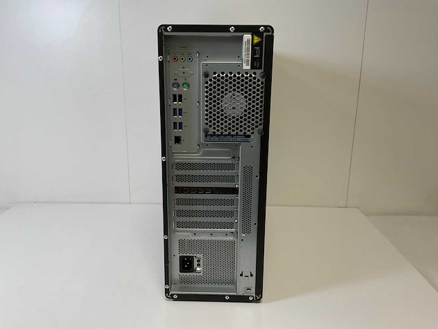 Lenovo p620+, amd ryzen threadripper pro 3995wx, 256 gb ram, 2 tb nvme, amd radeon pro wx 3200 4gb workstation - afbeelding 3 van  3