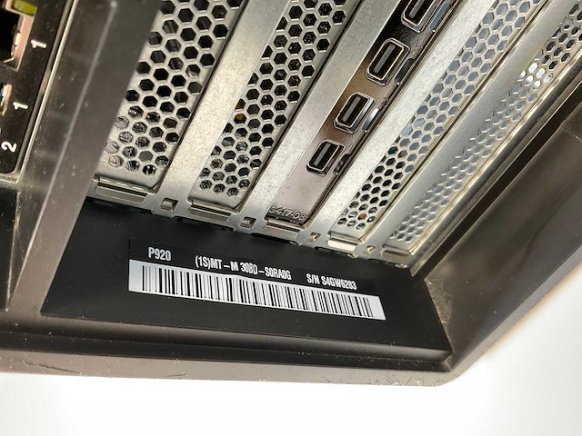 Lenovo p920, 2x xeon(r) gold 6154, 16 gb ram, no hdd, nvidia quadro p1000 4gb workstation - afbeelding 5 van  5