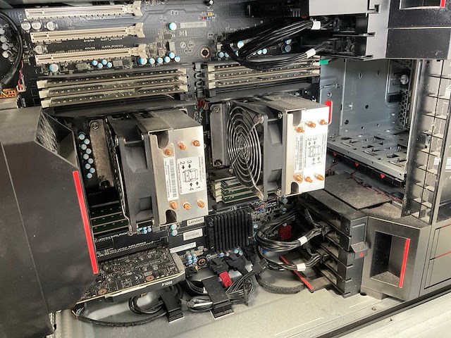 Lenovo p920, 2x xeon(r) gold 6154, 192 gb ram (12x16gb), 1 tb nvme, nvidia quadro p1000 4 gb workstation - afbeelding 3 van  4