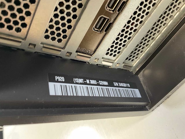 Lenovo p920, 2x xeon(r) gold 6154, 192 gb ram (12x16gb), 1 tb nvme, nvidia quadro p1000 4 gb workstation - afbeelding 4 van  4