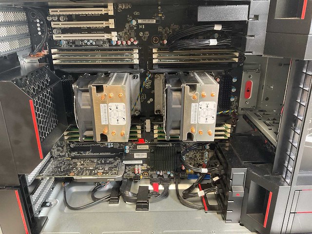 Lenovo p920, 2x xeon(r) gold 6154, 192 gb ram (12x16gb), 1 tb nvme, nvidia quadro p1000 4 gb workstation - afbeelding 6 van  6