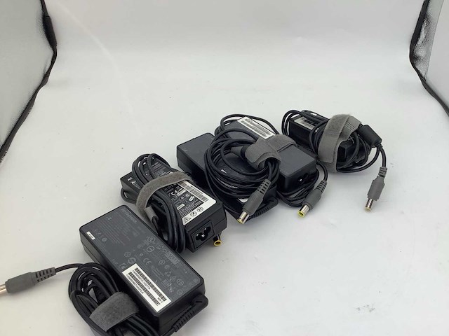 Lenovo ronde lenovo laptop adapter (5x) - afbeelding 1 van  4